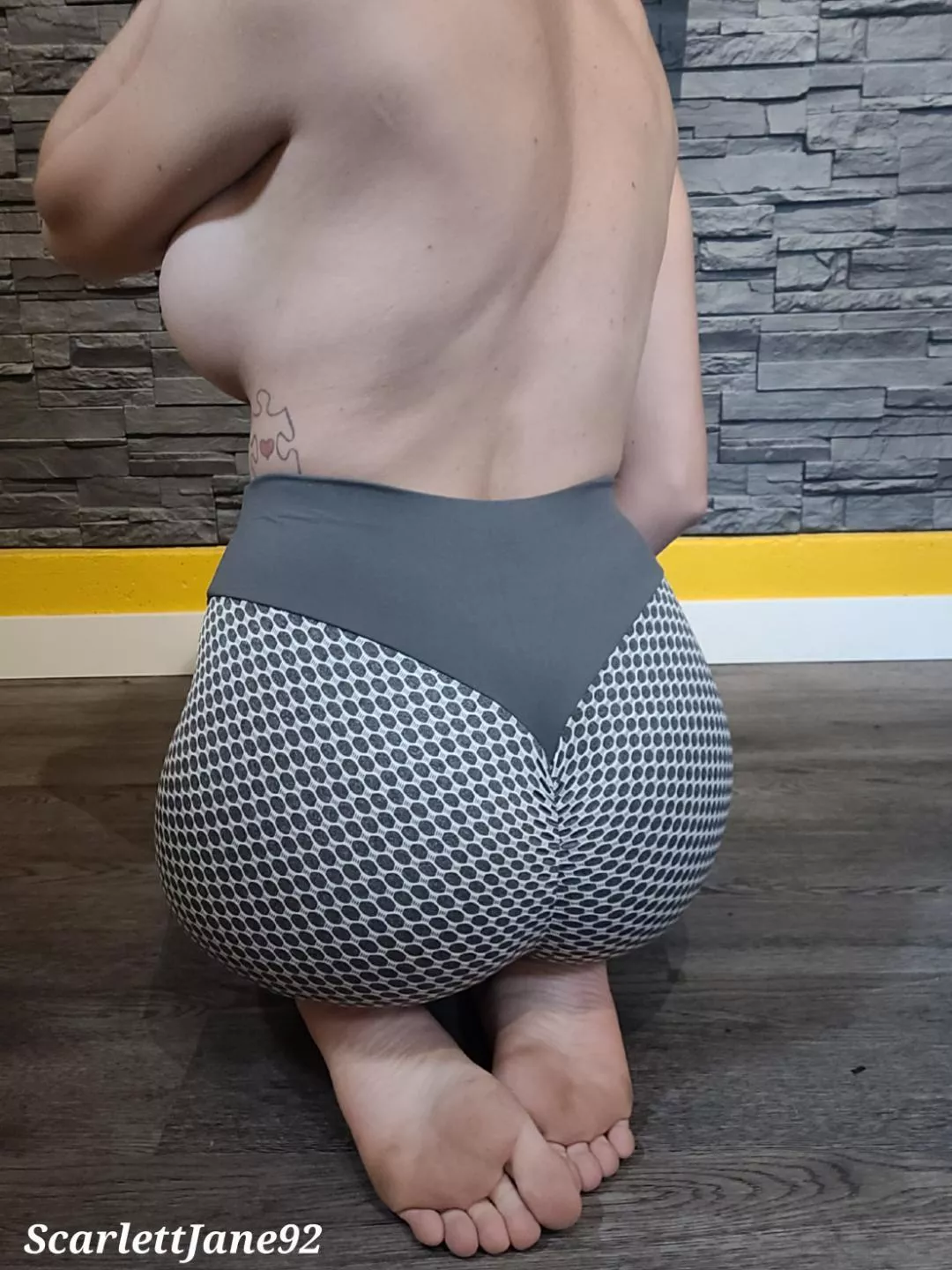 Peep that side boob 👀