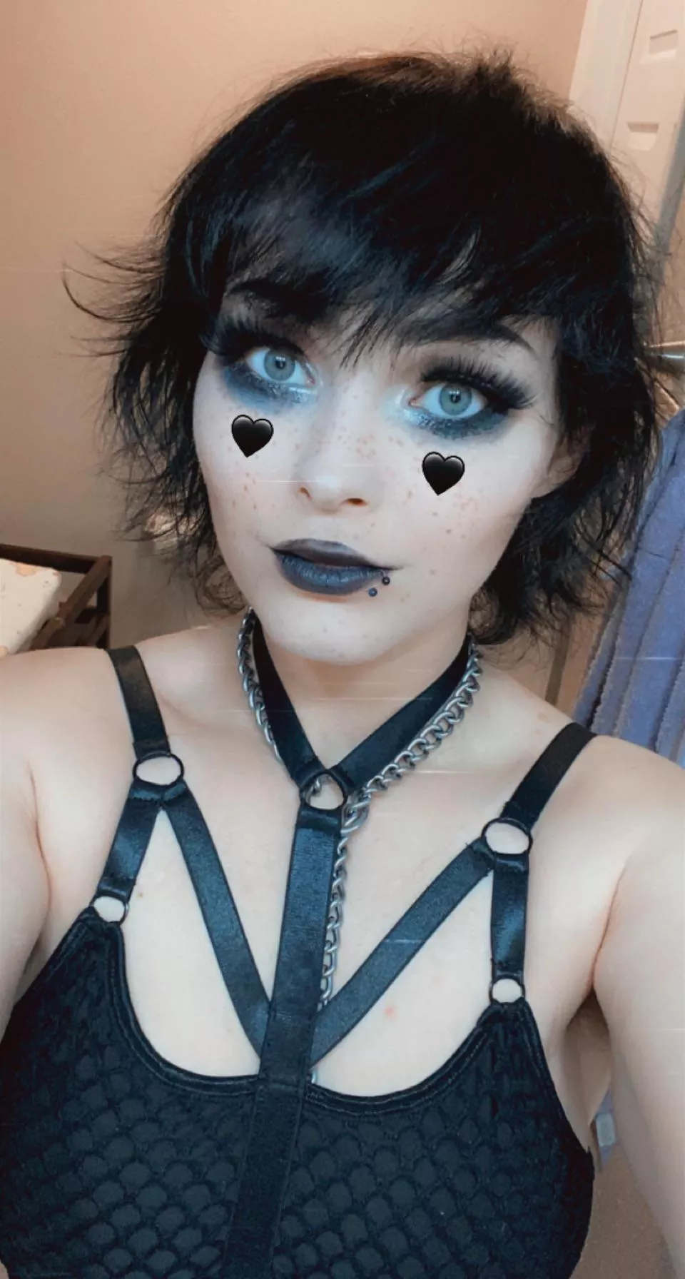 Plz help this hangover 🤕 😂