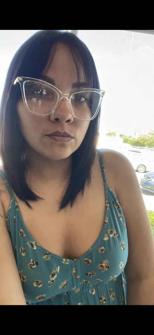 Put your cock on my mom’s face and i will send her ass nudes i just found in her old phone she has a nice asshole