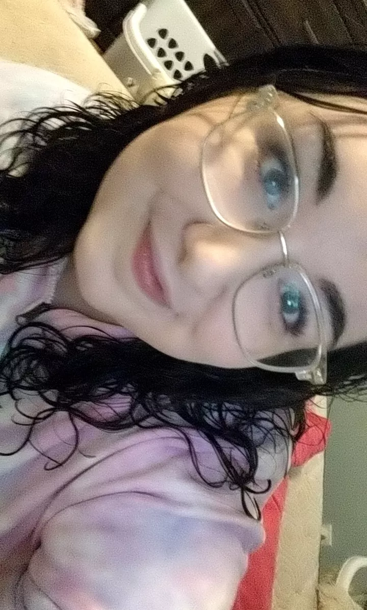 read my personal? 🥺 I really want to get to know someone