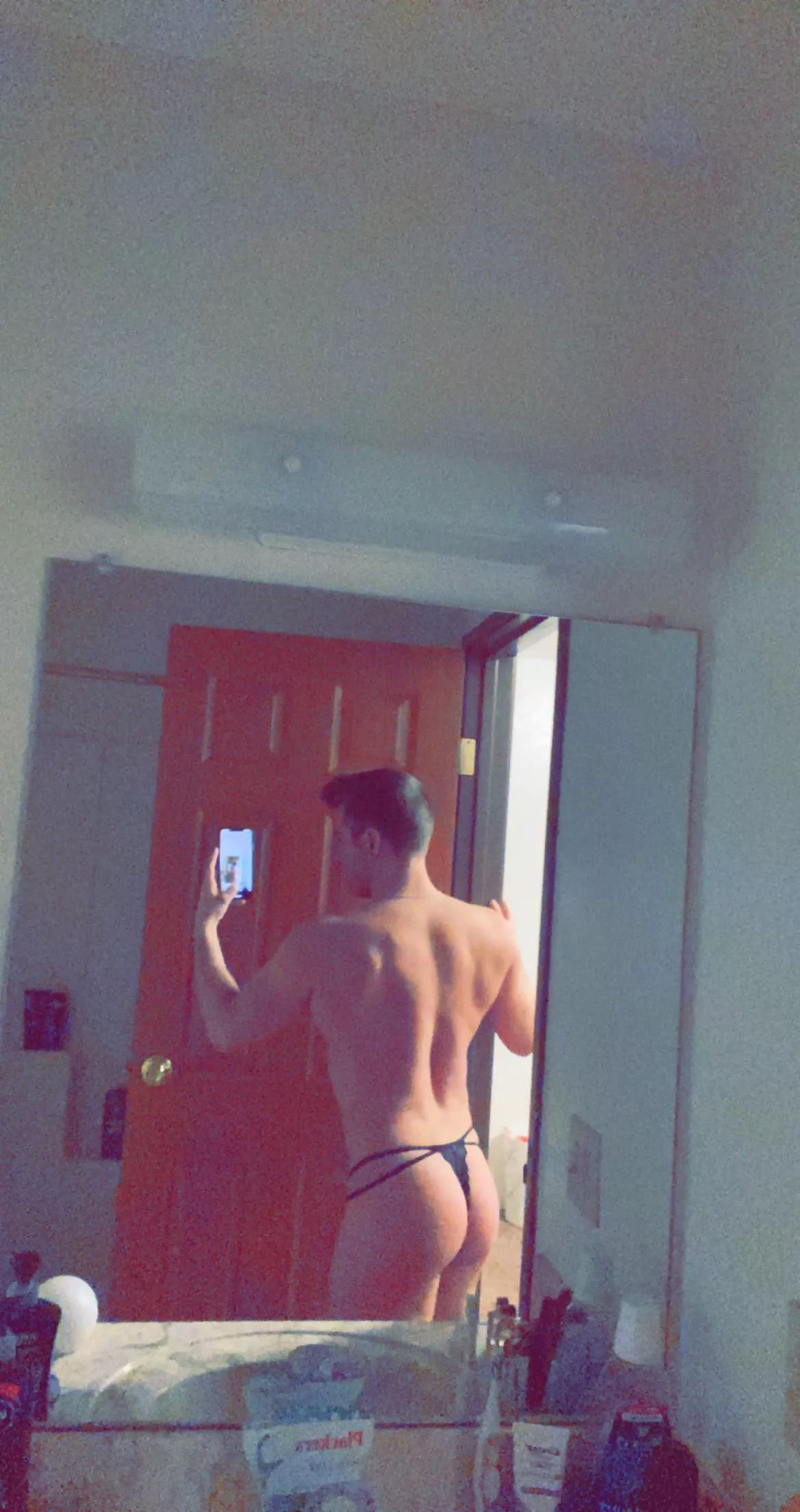 Really need someone who likes to wear lingerie and get blazed 🥵