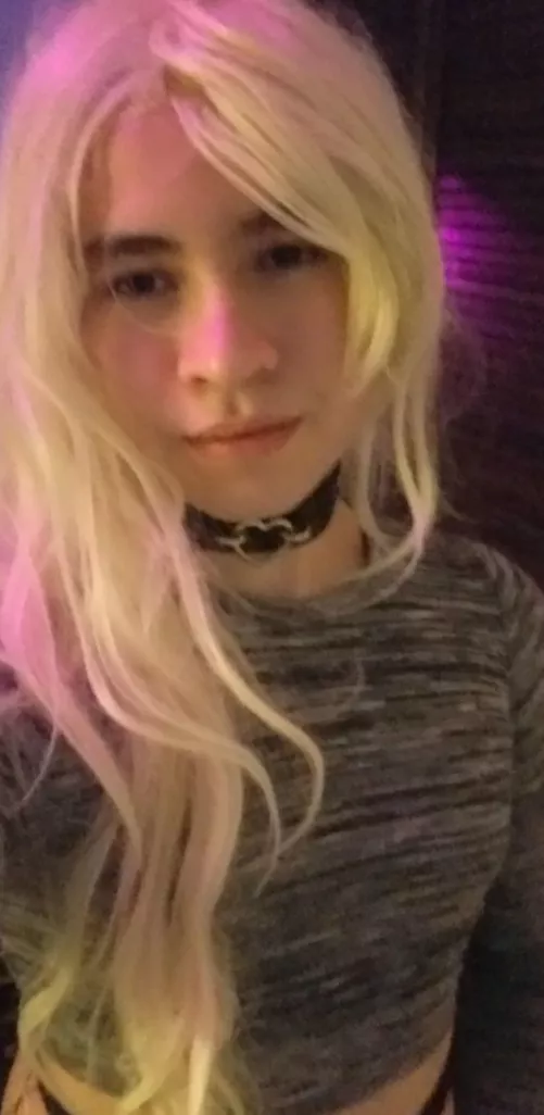 Reddit, pls give me the validation my family didnt 😷