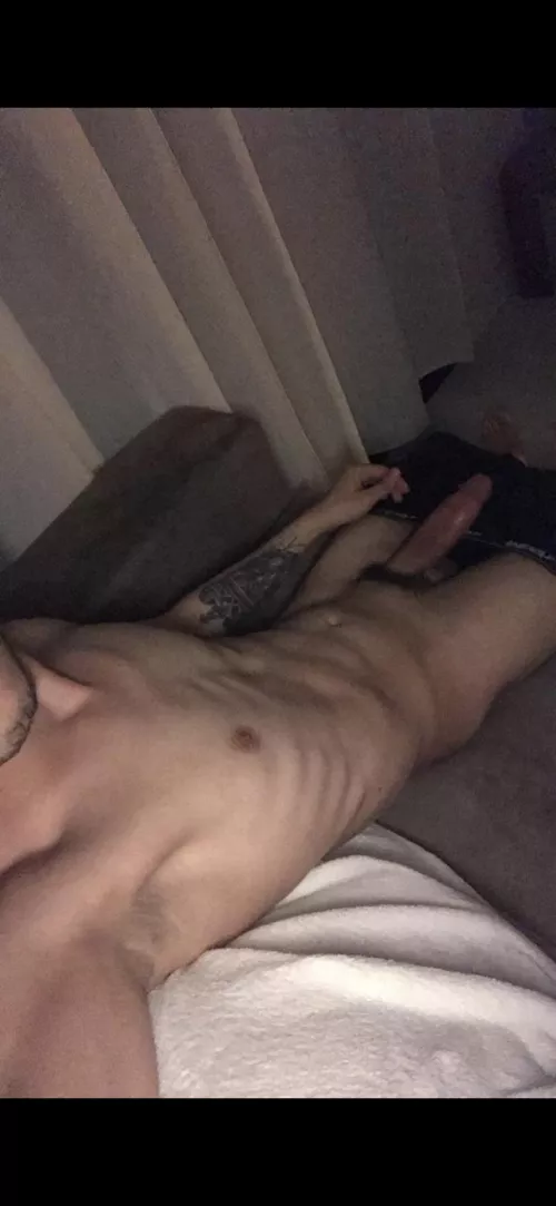 Relax with me baby 🤙🏻👅