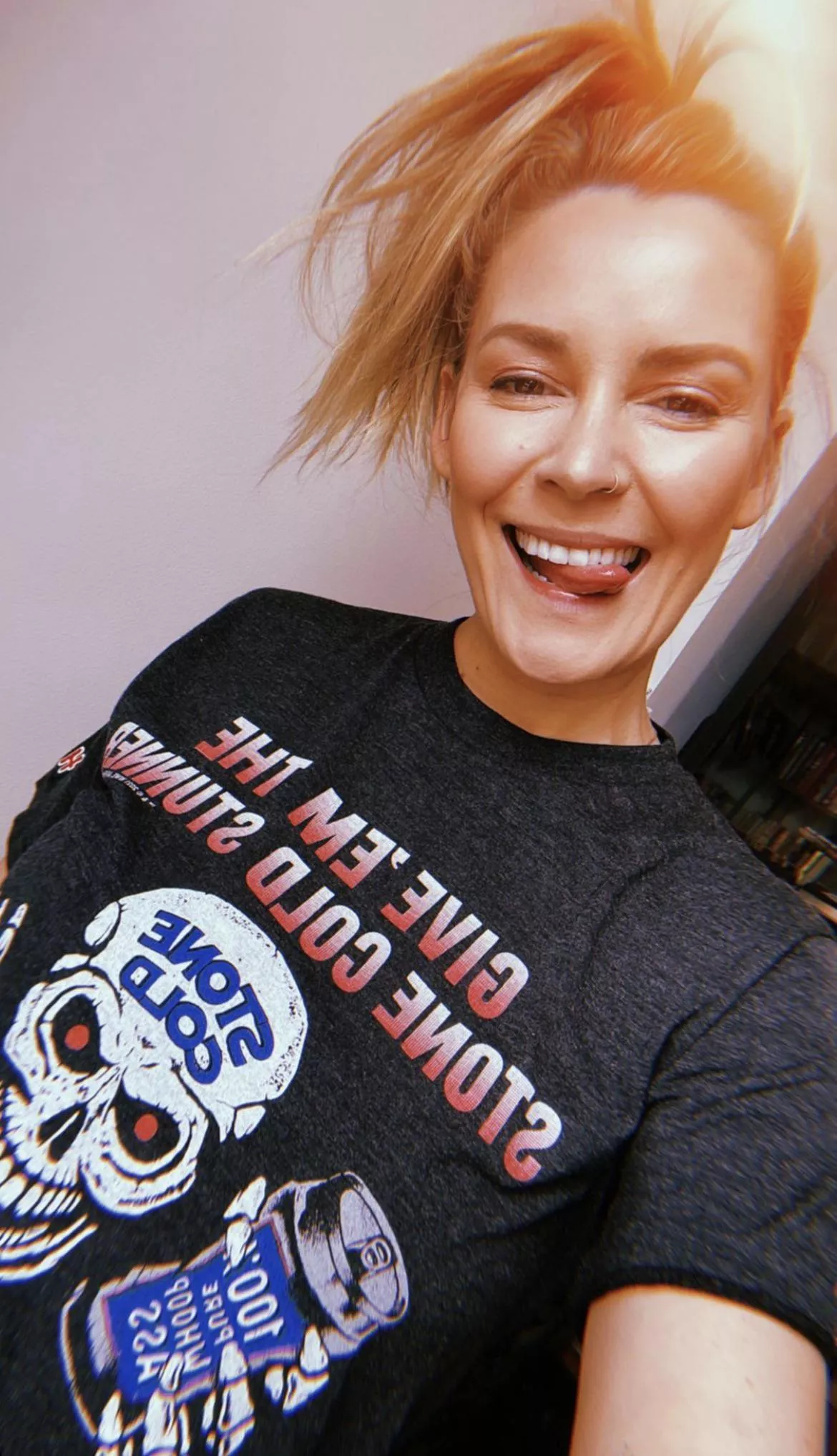 Renee!!! Need more Renee fans! Renee!!! Need more Renee fans!