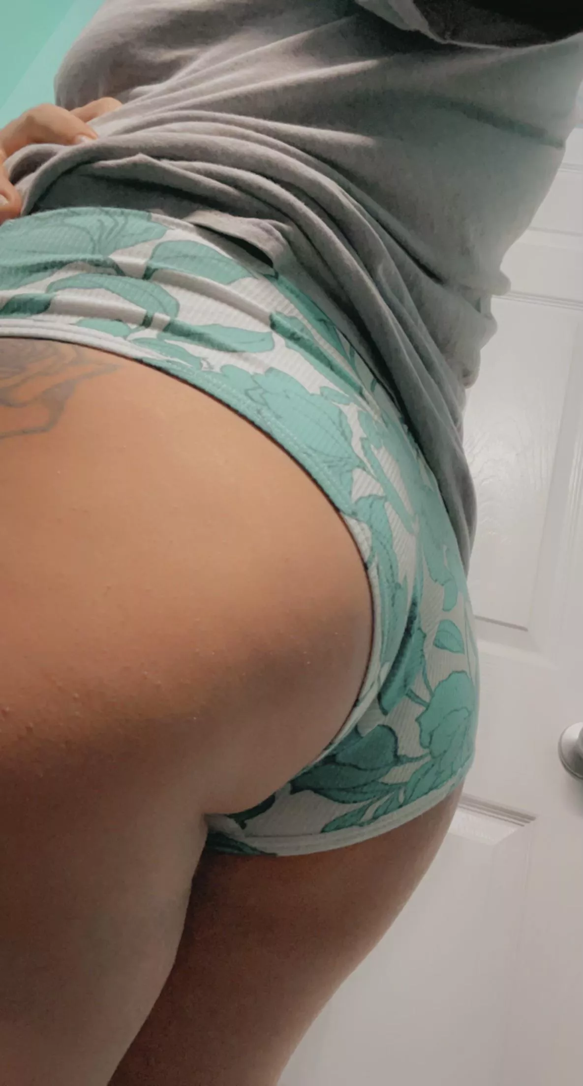 [selling] let’s start this month off with a bang! Over 20 new pairs of panties for you to choose from! Let’s go customize your order so you can have my heavenly scent dancing around in your mind for months to come!