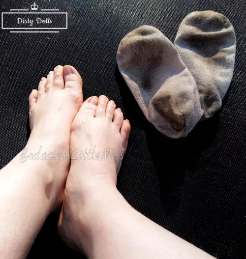 [Selling] Worn 3 weeks! Dirty enough for you? 😈💋