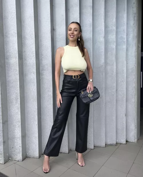 Sexy Australian girl is so stacked that those boobs can’t be hidden.