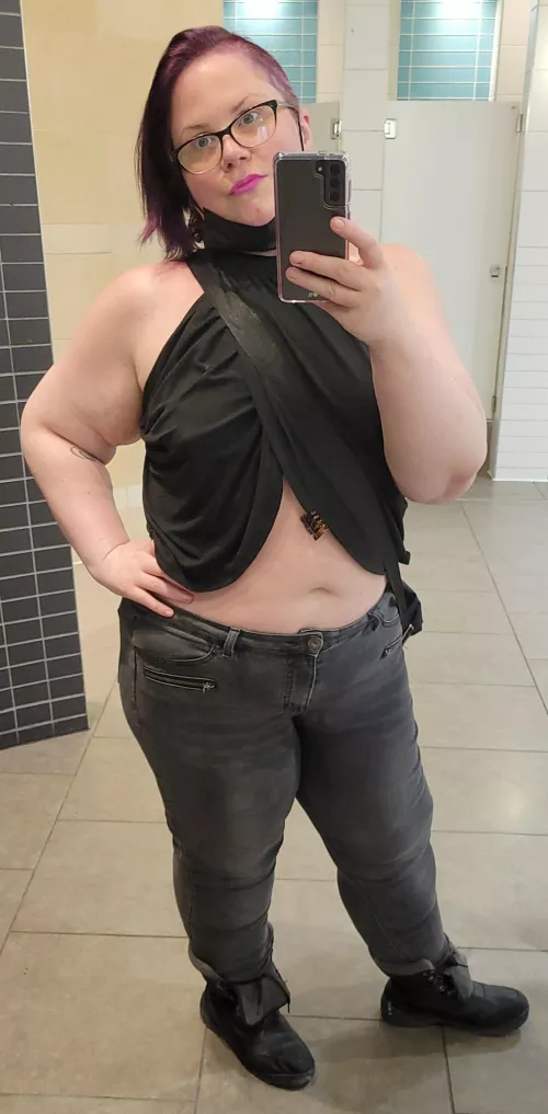 Shameless mall bathroom selfie!