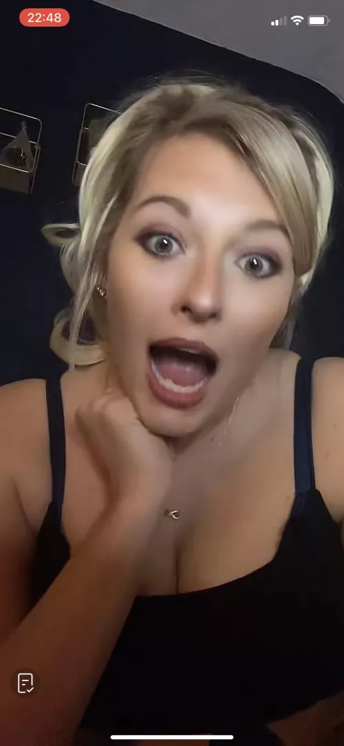 She’s ready to start playing for 🎁; link in coma