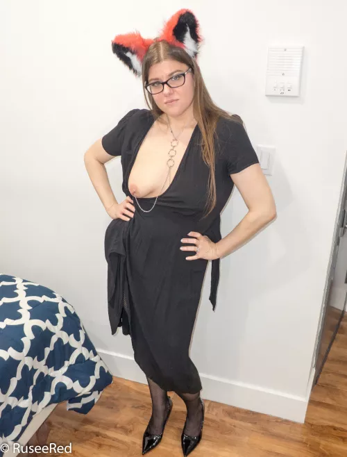 Shiny heels and shiny chains~