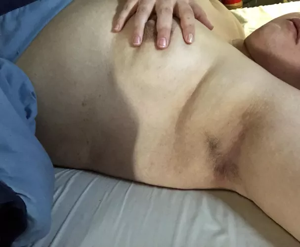 Slowly but surely growing my pit hair out again