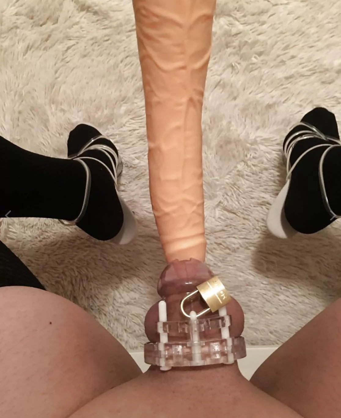 Small cage big dick - love it 😛😍
