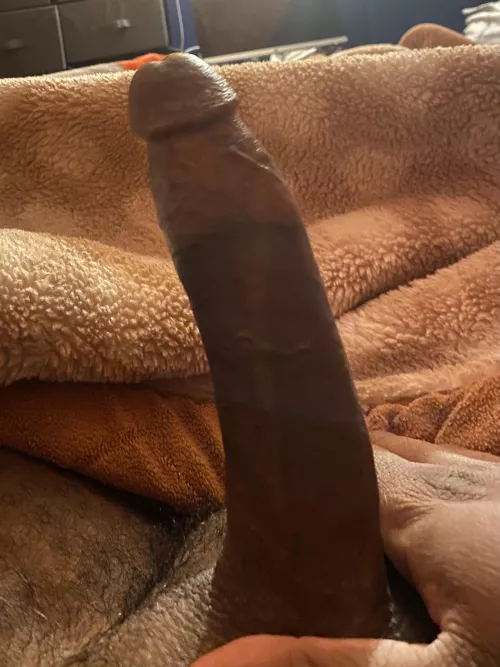 So horny someone dm me 😏