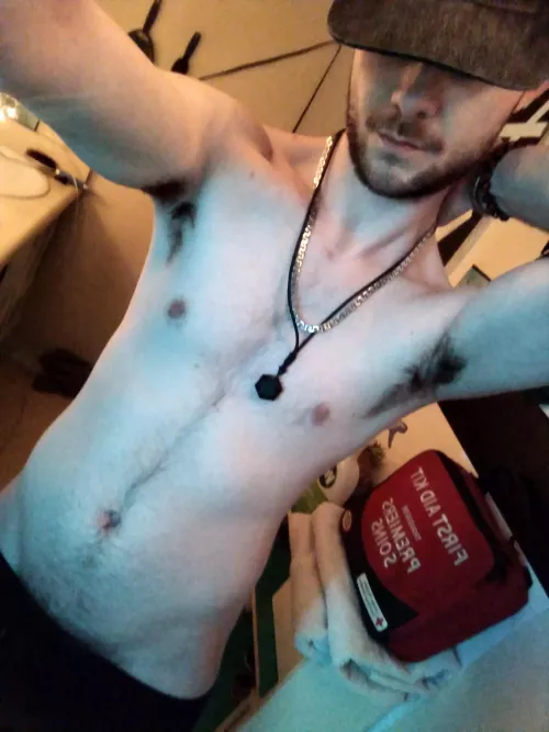 so spent 10 mins staring at a blank title/caption😅🖕🏻📴.