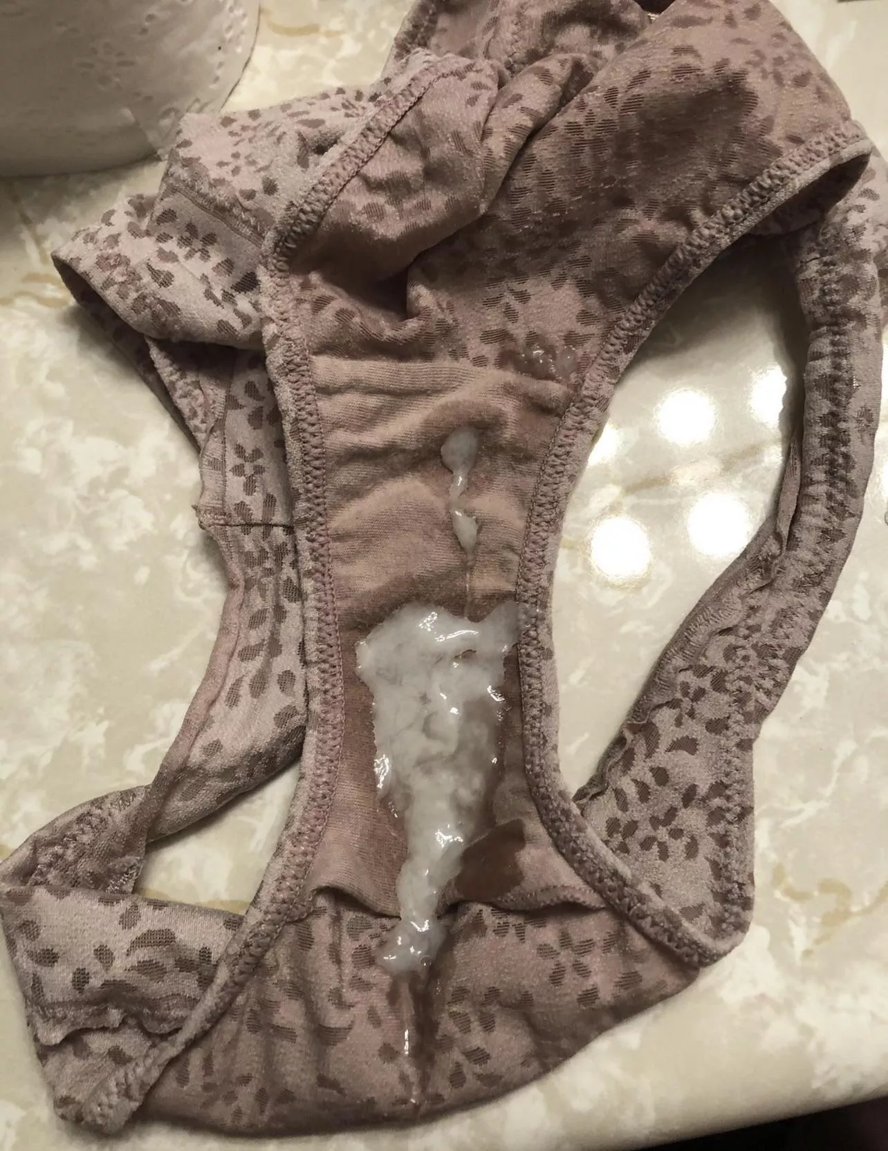 Soaked my moms panties 💦