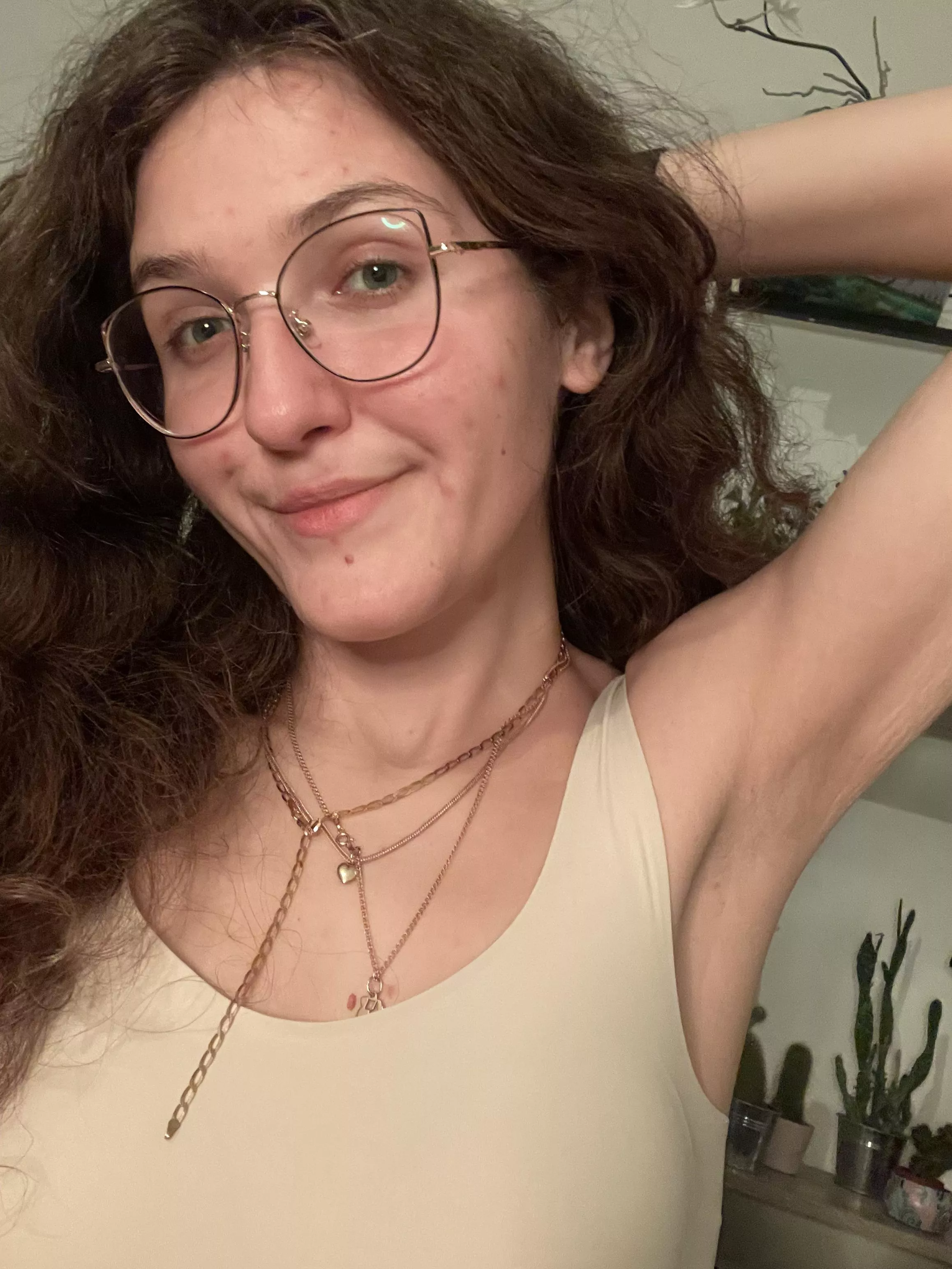 someone just replied to an old post of mine and said they prefer my pits hairless, so here’s a smooth one for you :)[f]