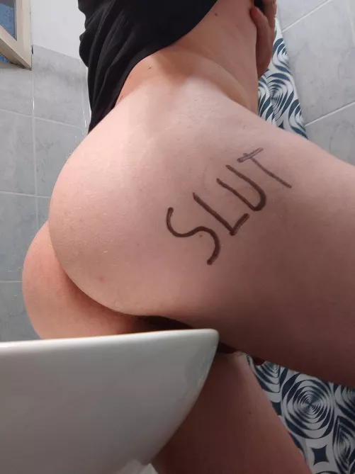 Sorry dad but i love to show off my ass to men on the internet.