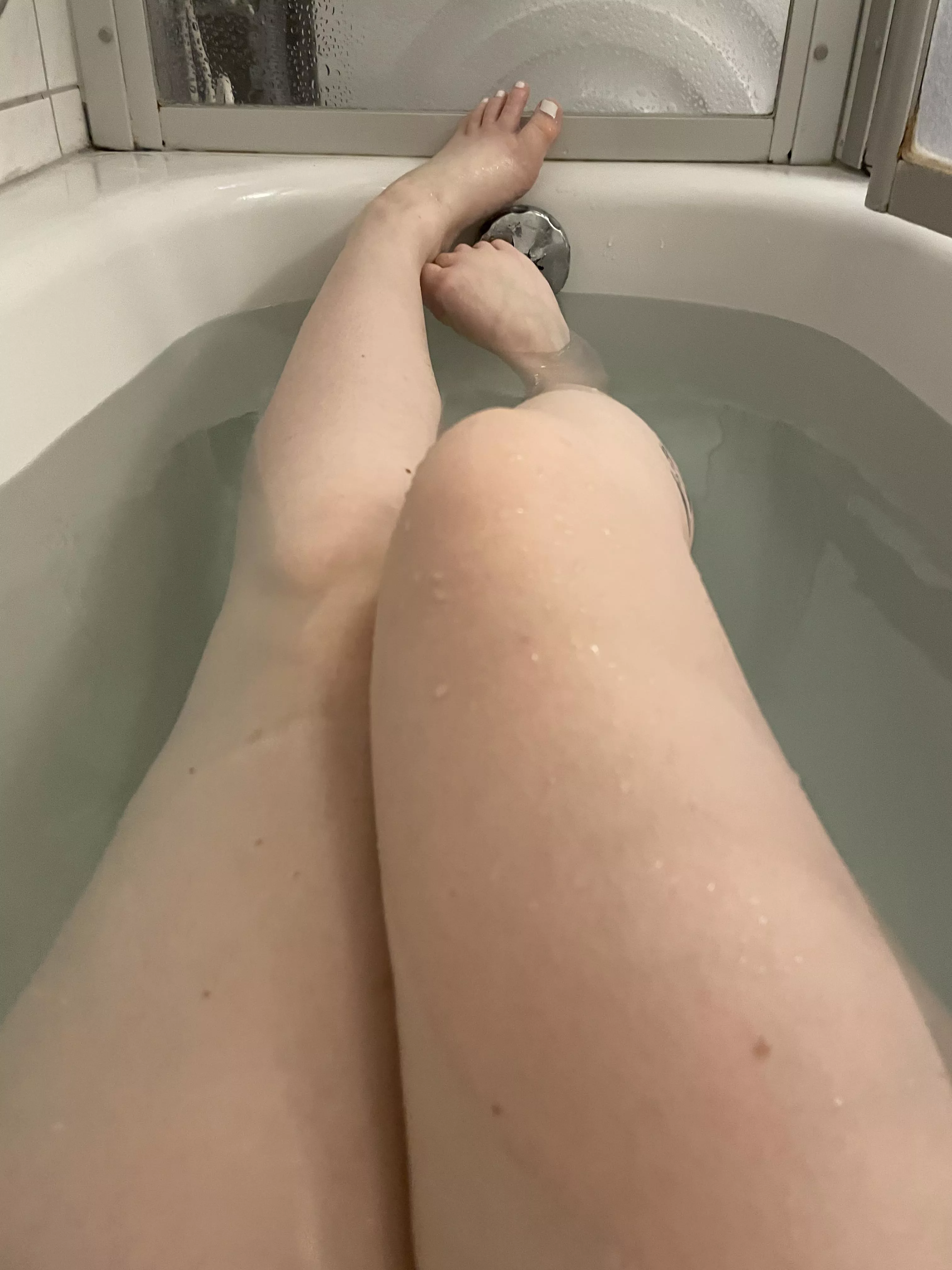 Stretching a bit 😊 Could use some bubbles though…