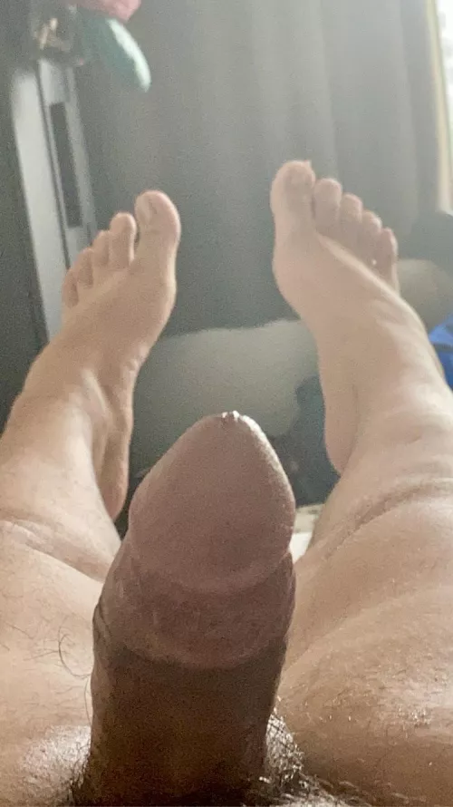 suck my toes and maybe I’ll let you suck my dick