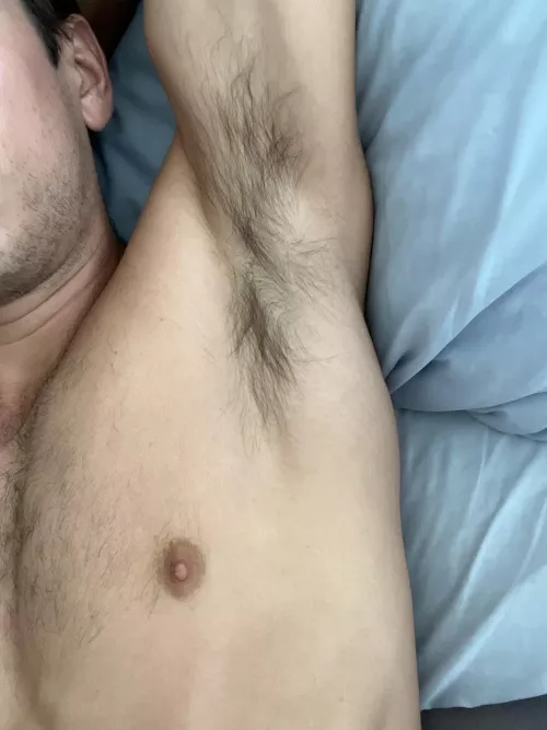 Sweaty pits after the gym💦