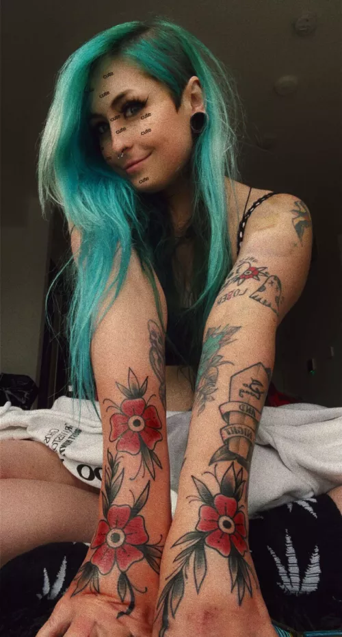 🍒 sweet & tatted babygirl eager to please you! free onlyfans link below! 🍒