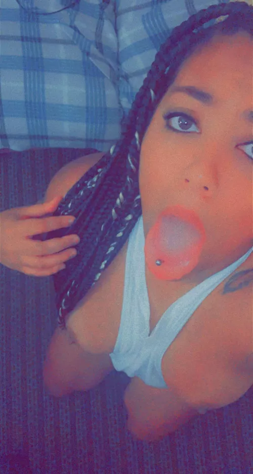 Take me , I’m yours.