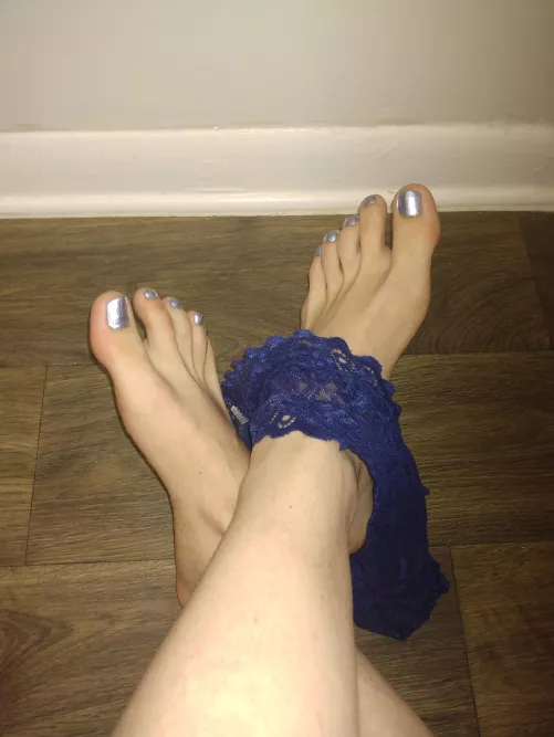 Taste my chrome toes 🥵🥵🥵