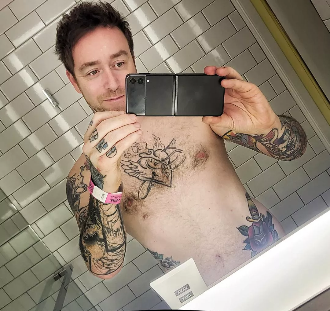 Tattoos anyone? 🤗