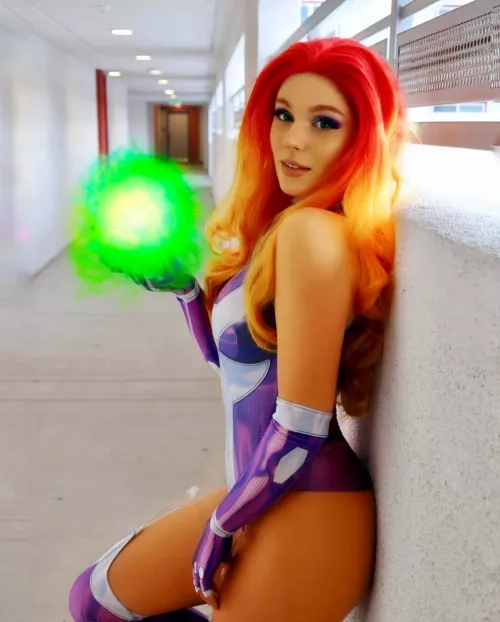 Taya MIller as Starfire