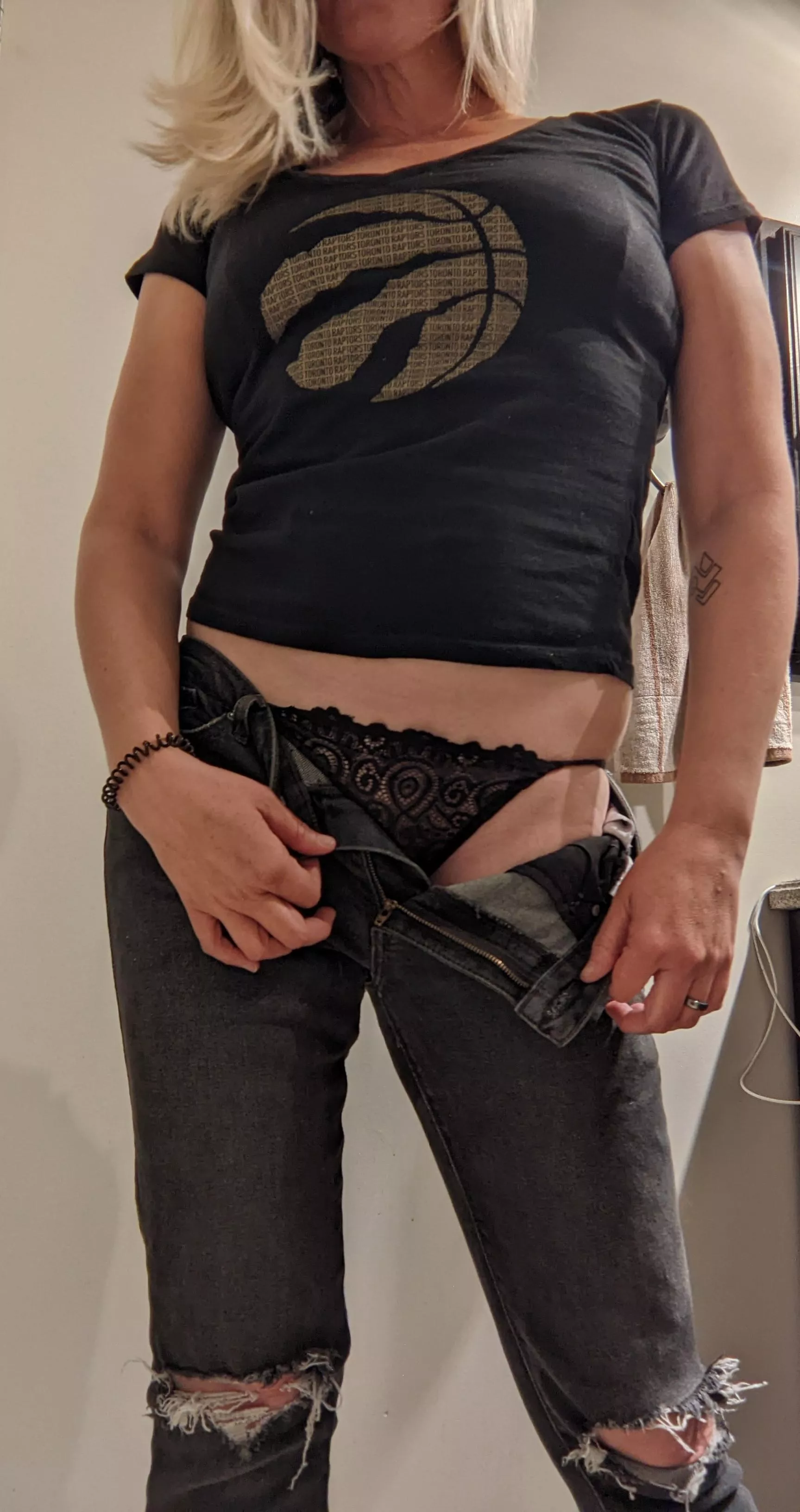 The G.R.O.A.T is back on the court in Toronto 🐐 He's on the wrong team now 💔 Come watch the game with me, put a smile on my face?