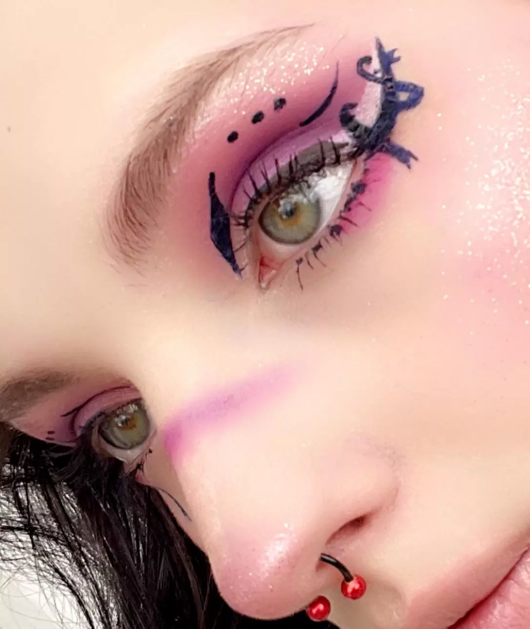 The look today uwu 🌸💕 need new eyeliner 😭