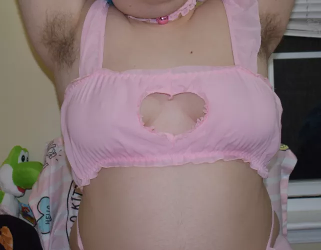 There's nothing sexier than armpits and lingerie