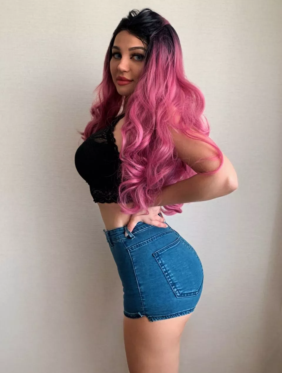 This cute ass needs to be spanked