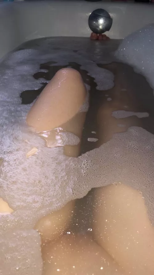 This is me waiting for you😘