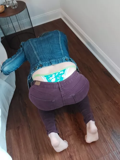 Those darn kids are always dropping things under the bed 😠 well don't just stand there, help me look!