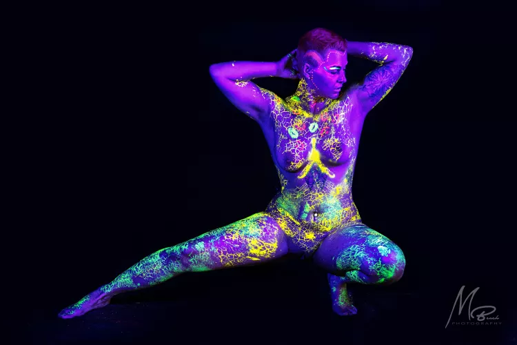 throwback to my neon shoot. just because I shared it everywhere else lol.