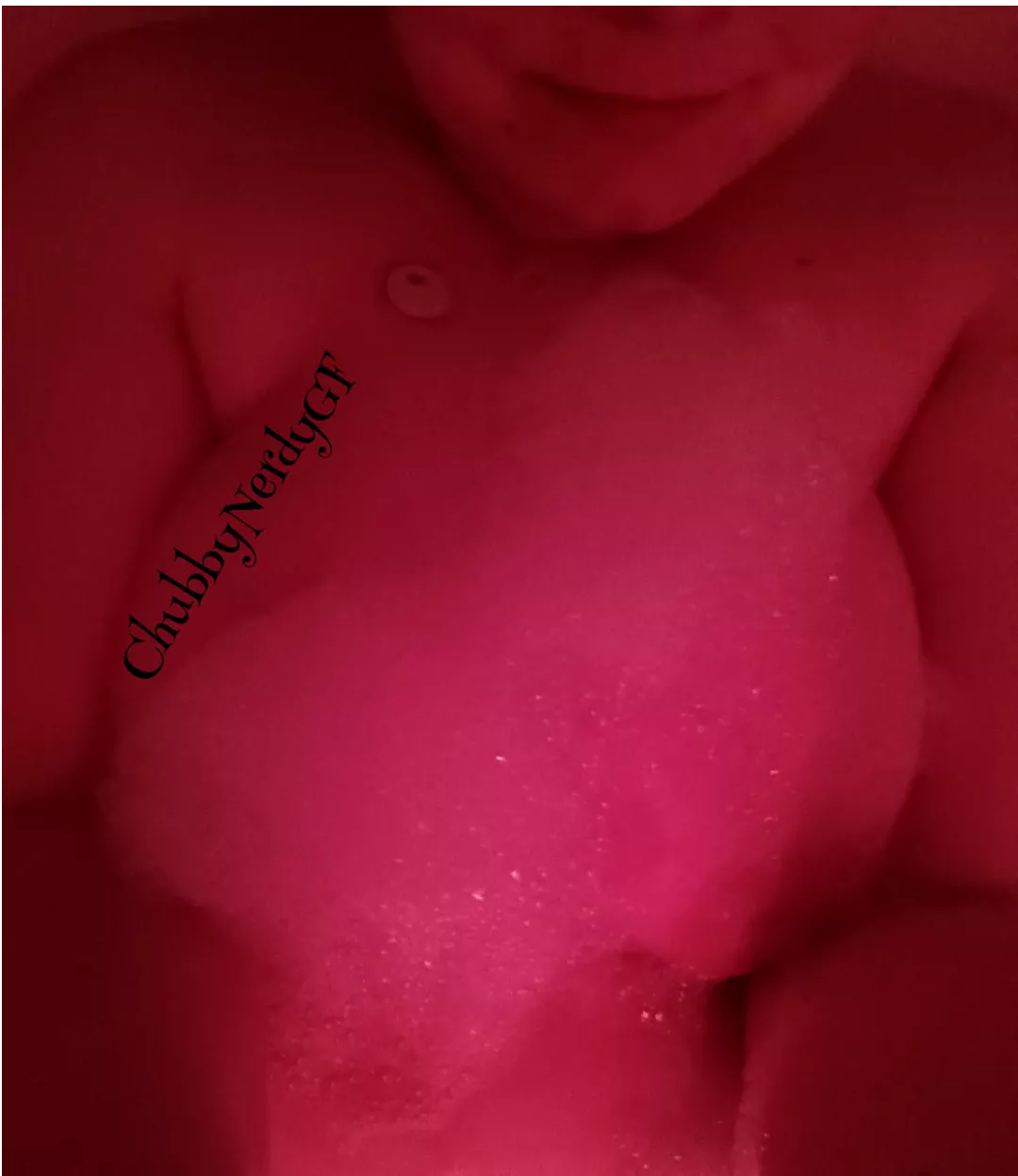 Time for a relaxing bubblebath. 😘