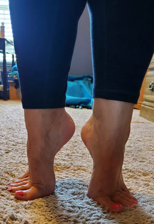 Tippy toes!