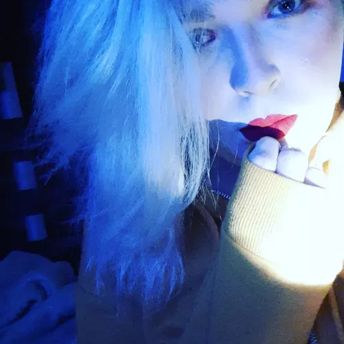 today has the potential to be one of the worst days of the year for me, show me some love to get me through the day? 😇😬🥰