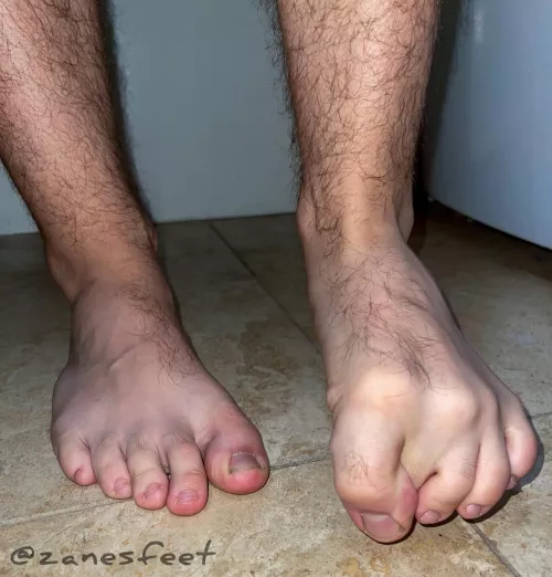 Toes for Friday😇