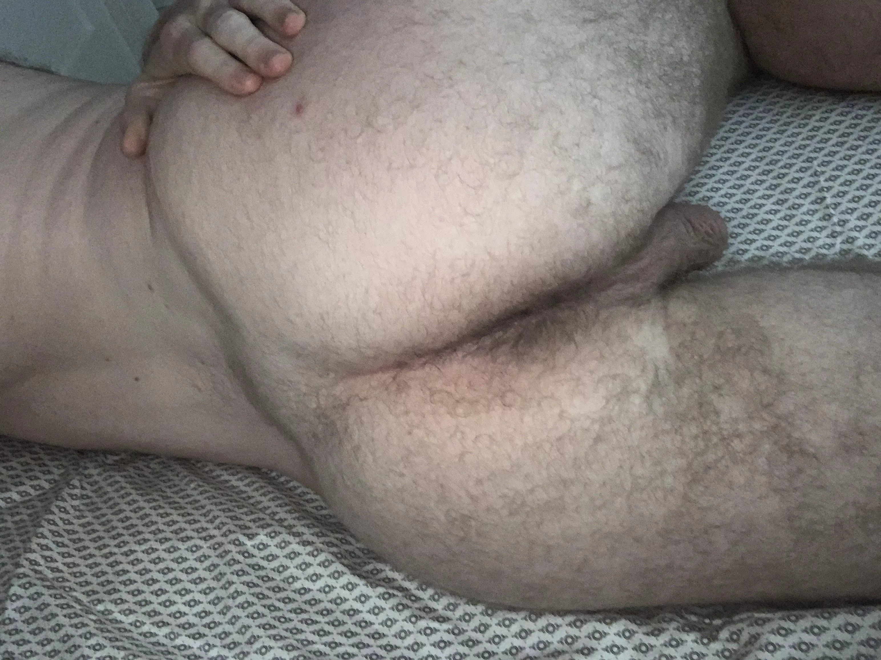 Too lazy to shave but I think it’s hot 🤷