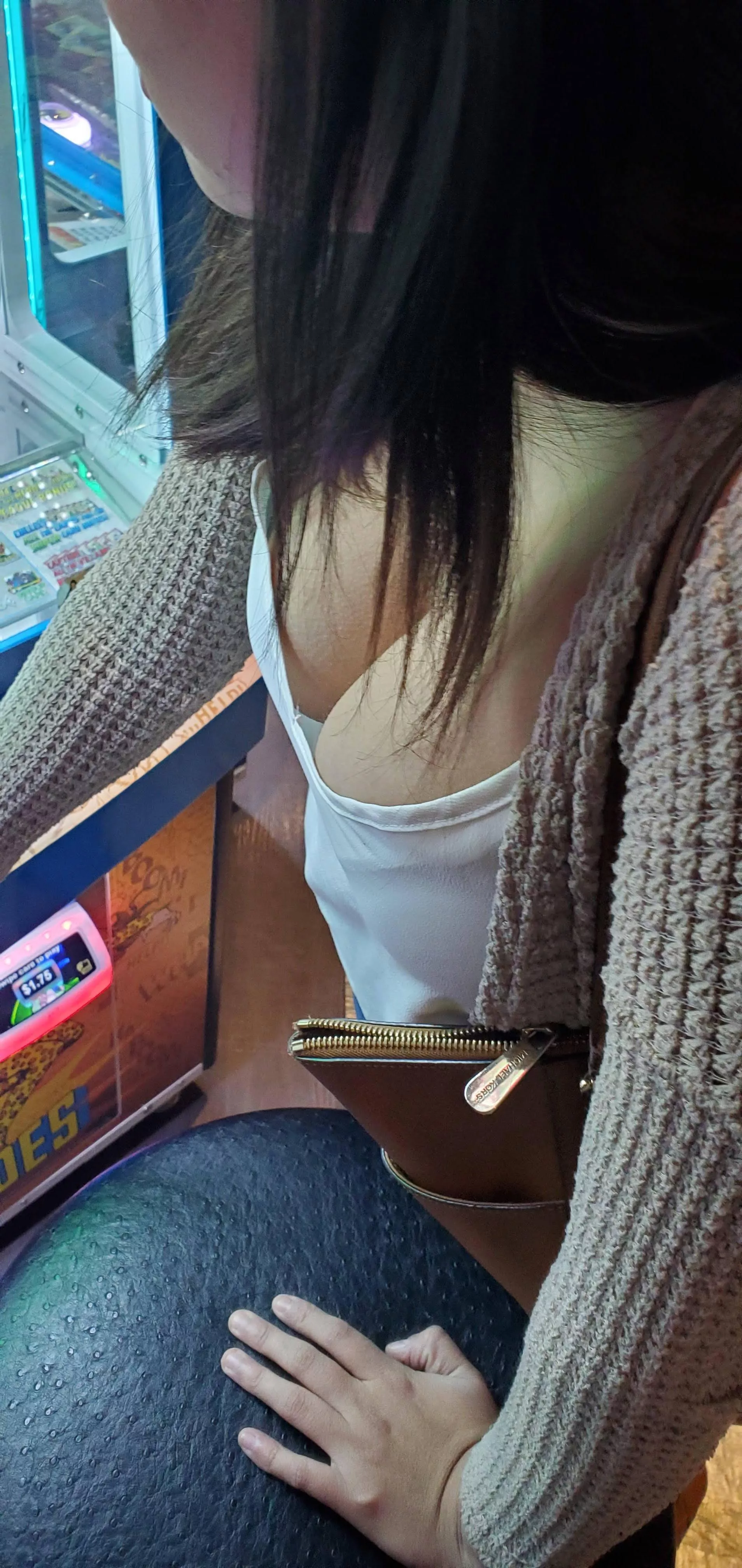 triple D's spilling out 🤤