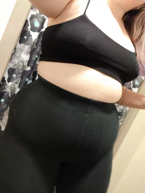 Trying to embrace this extra weight I've put on while I focus on getting myself back into shape, trying to love myself again!