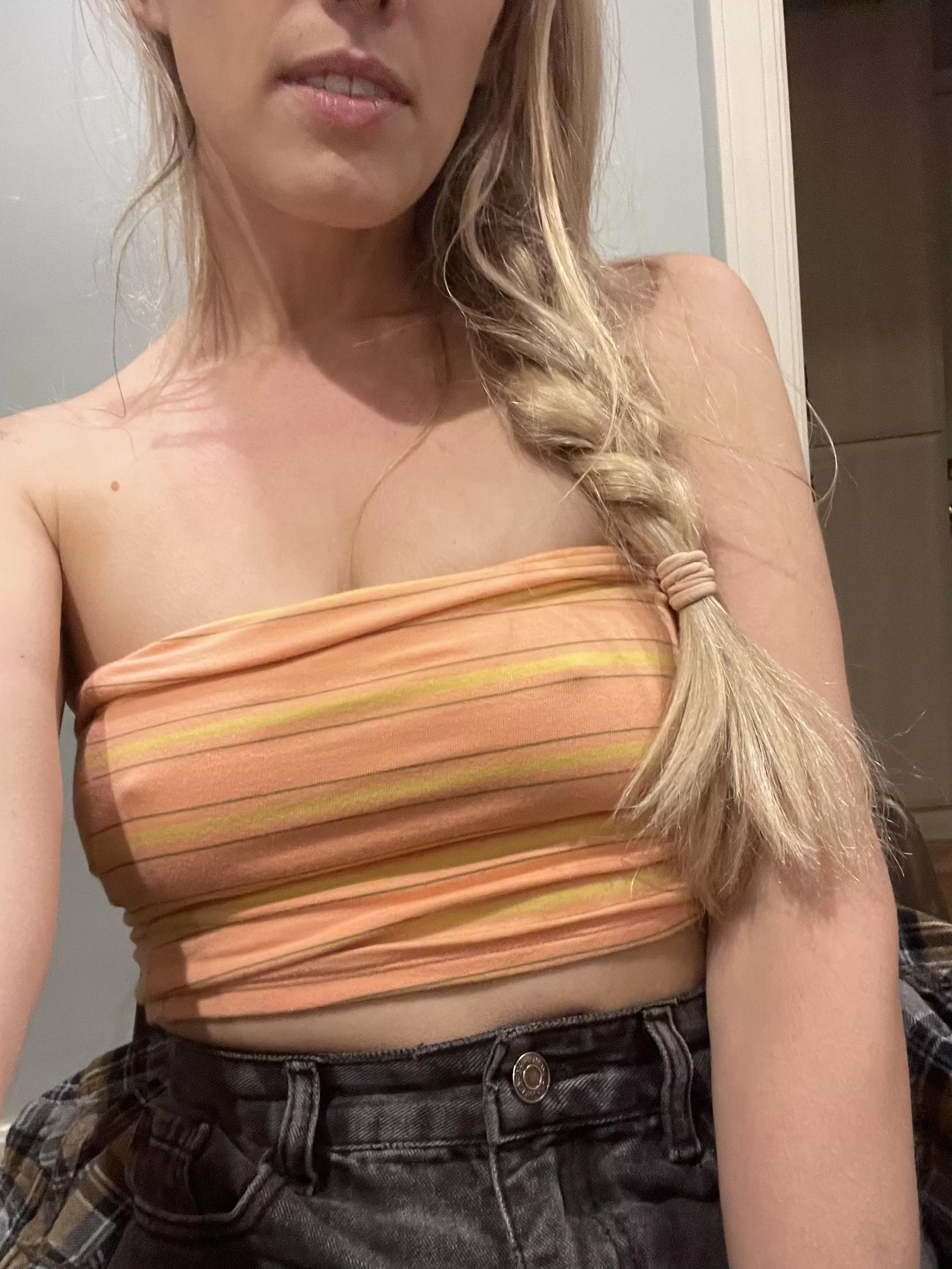 Tube top season 🤤