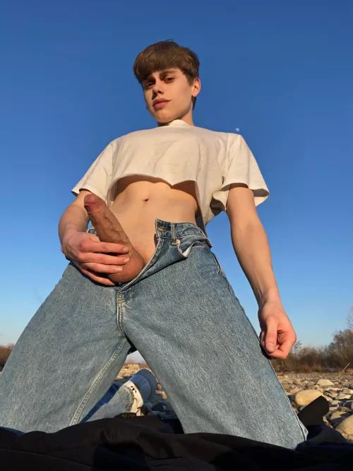 Twink on the walk 😏