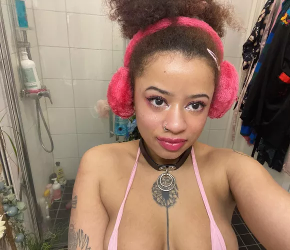 U like pink on me? 💖