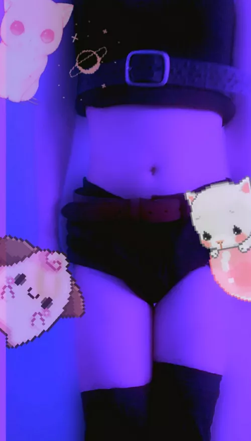 umm. me and my bulge. we're both so shy :3