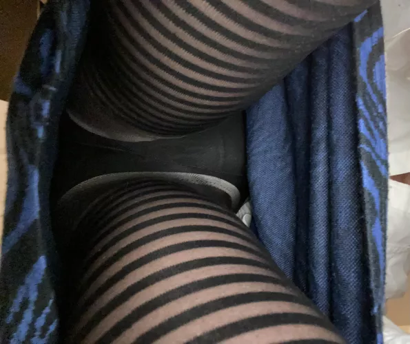 Upskirt shot😊