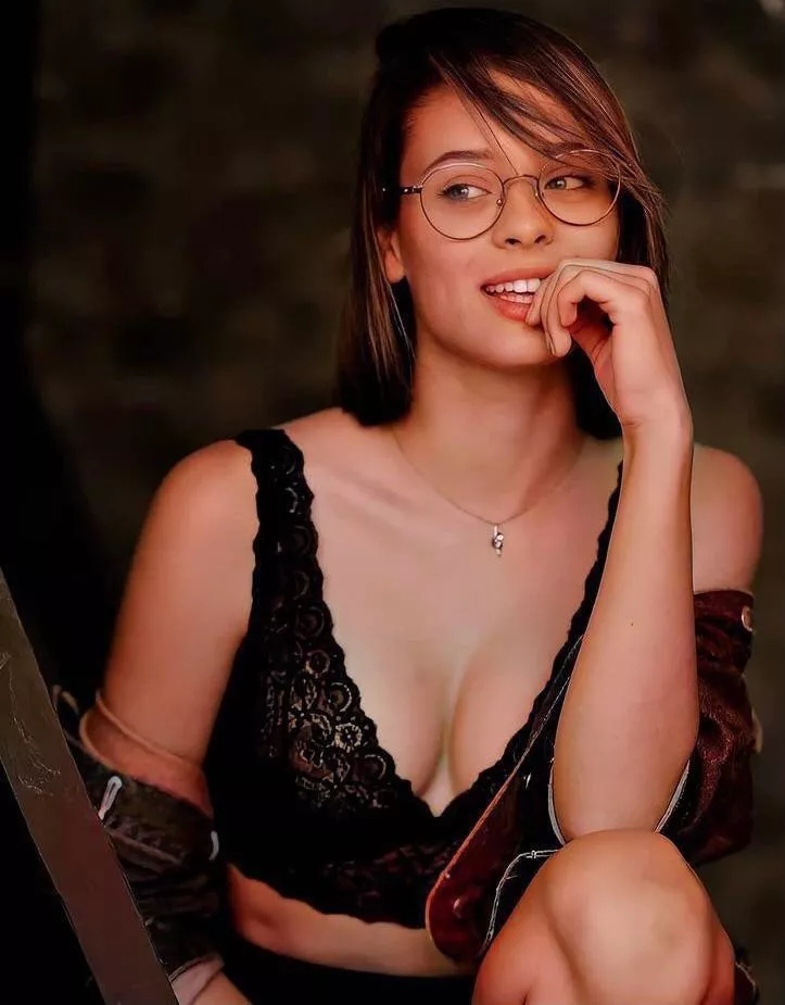 Wanna get really bi for Daniela Melchior