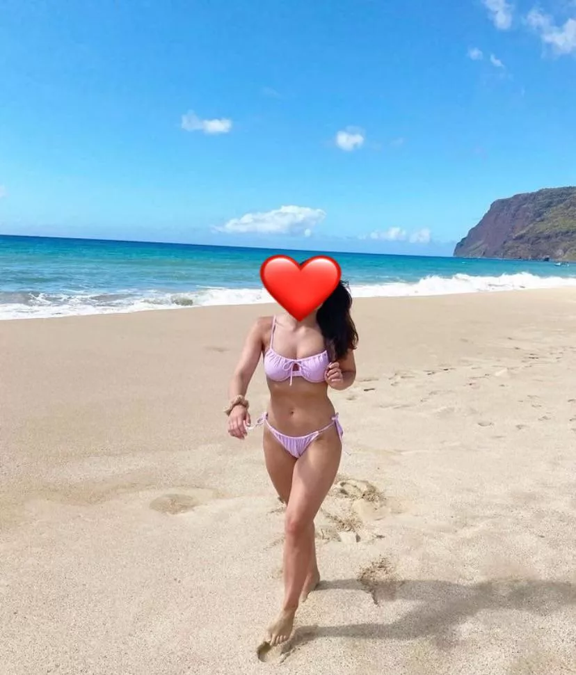 We have 70/100 upvotes so close ! Can we get the 30 more for the hidden yoga pants video ?? Message me !